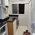 Ape Prox Ao Metro, Com Garagem E 2 Quartos